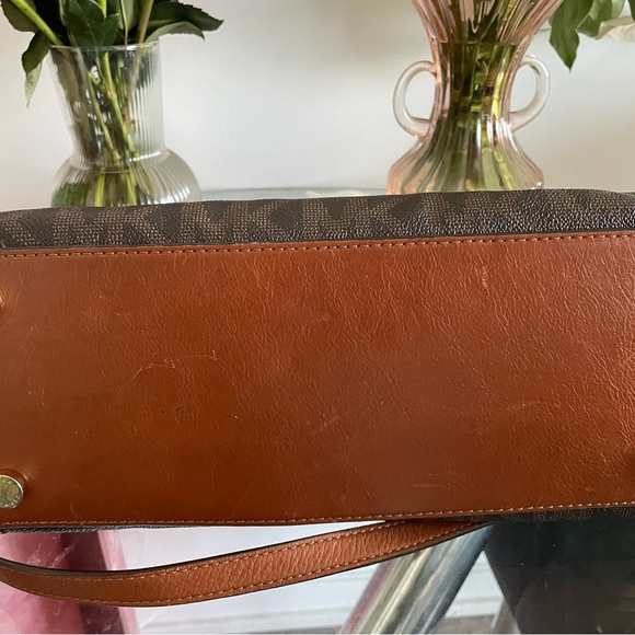 MICHAEL KORS SATCHEL - Picture 8 of 8